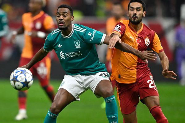 أوسيمين يقود جالطة سراي لإسقاط ليفربول في دوري الأبطال