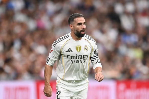 إصابة كارفاخال تصدم ريال مدريد بعد الكلاسيكو: غياب طويل عن الملاعب