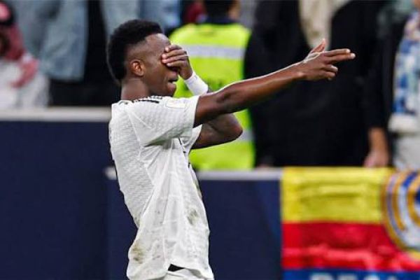 فينيسيوس يتألق ويقود ريال مدريد لفوز ساحق على فياريال