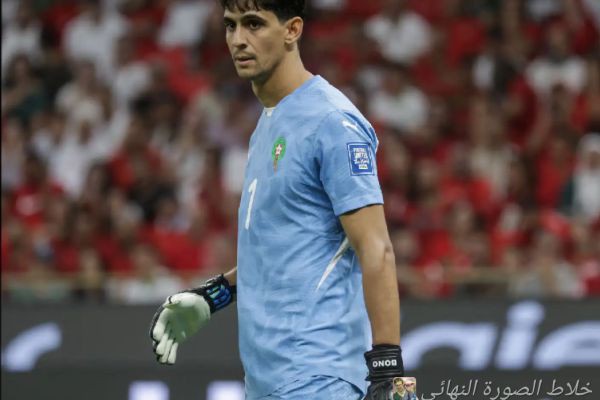 اختبار صعب يحرج بونو أمام أسطورة الهلال