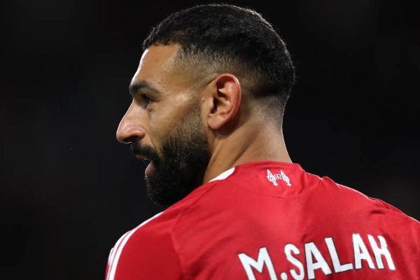 محمد صلاح.. الاسم الذي أصبح مرادفًا للمجد والإنجازات، يستعد لموعد جديد مع التاريخ
