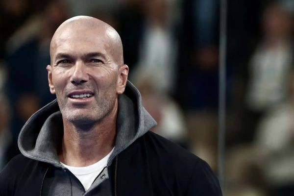 زين الدين زيدان يرفض عرضًا سعوديًا ضخمًا ويكشف حلمه الحقيقي