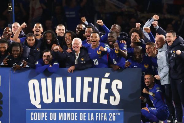 رسمياً: اكتمال قائمة 12 متأهلاً للمونديال من أوروبا.. والبطاقة المباشرة تنقذ "إيطاليا" من سيناريو الملحق..